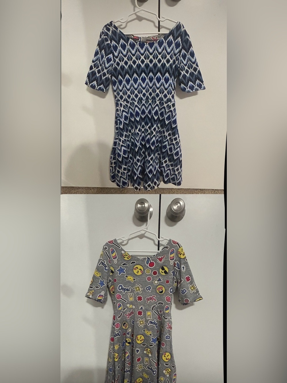 Girls reversible size 8 dress emojis and gifs and blue and white like new